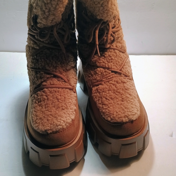 Cozy Tan Shearling Women's Boots - Picture 3 of 6